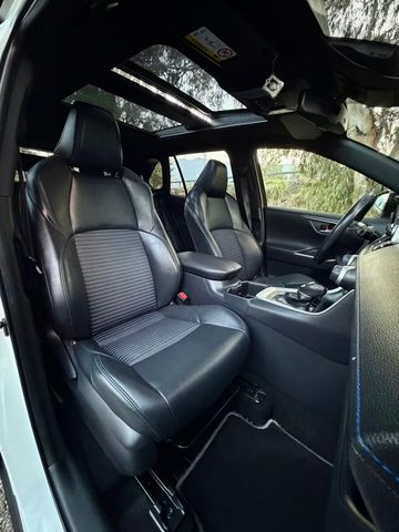 טויוטה RAV4