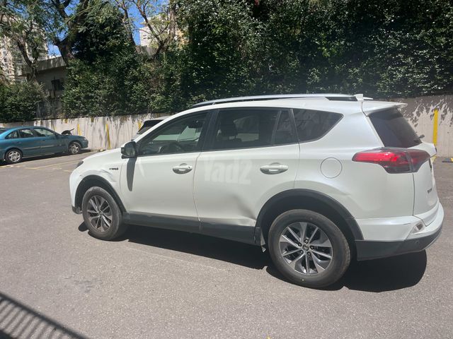 טויוטה RAV4