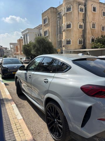 ב מ וו X6