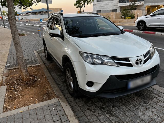 טויוטה RAV4
