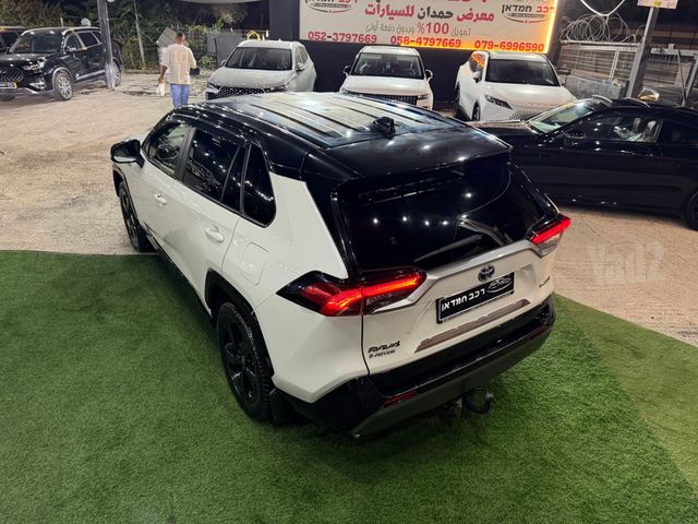 טויוטה RAV4