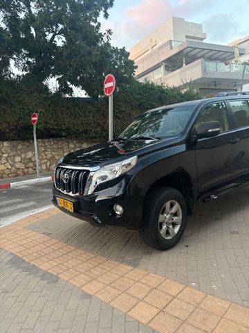 טויוטה לנד קרוזר