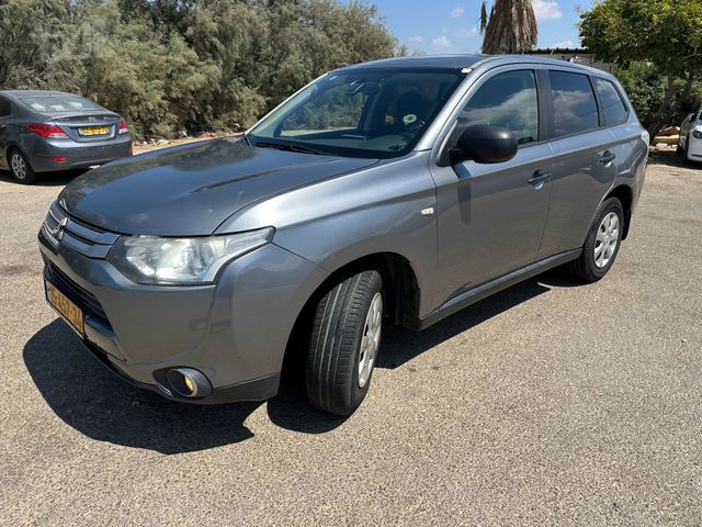 מיצובישי אאוטלנדר