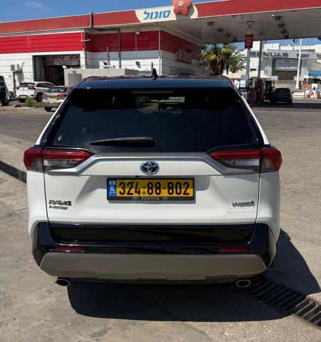 טויוטה RAV4