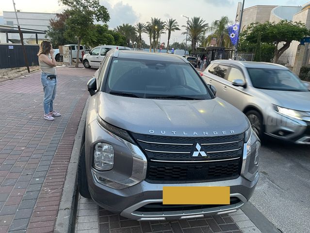 מיצובישי אאוטלנדר