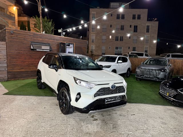 טויוטה RAV4