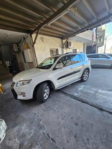 טויוטה RAV4