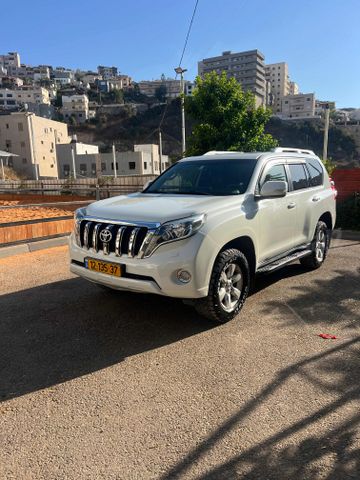 טויוטה לנד קרוזר