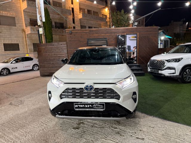 טויוטה RAV4