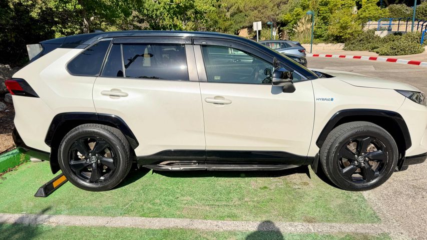טויוטה RAV4