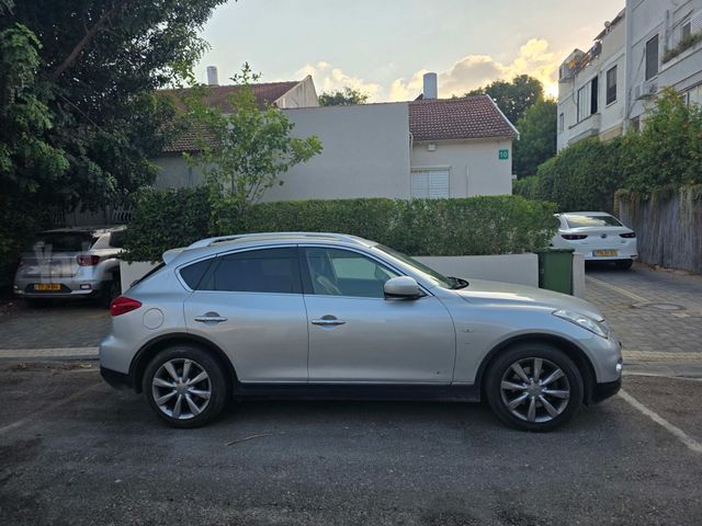 אינפיניטי QX50