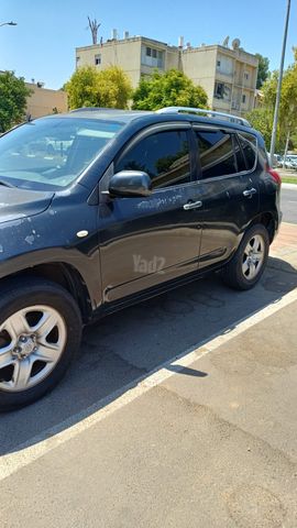 טויוטה RAV4