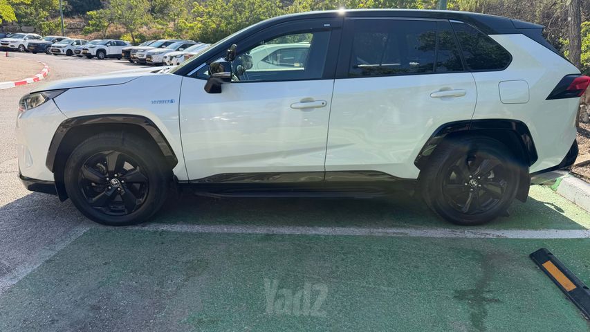טויוטה RAV4