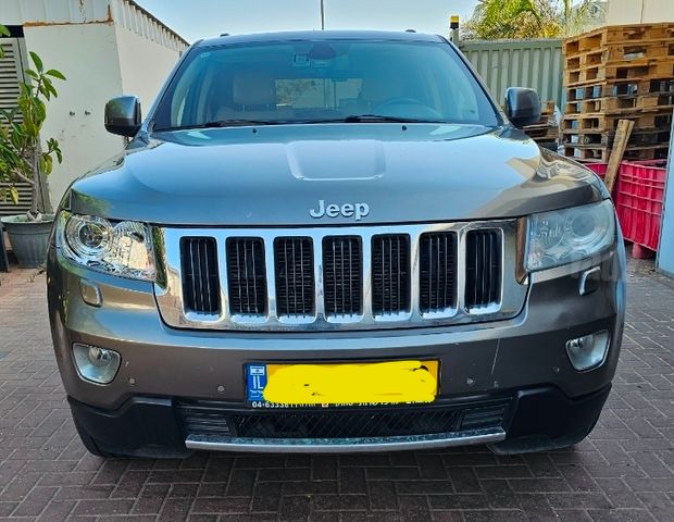 מודעת רכב ג'יפ גרנד צ'ירוקי
