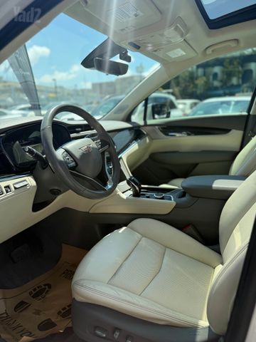 קאדילק XT6