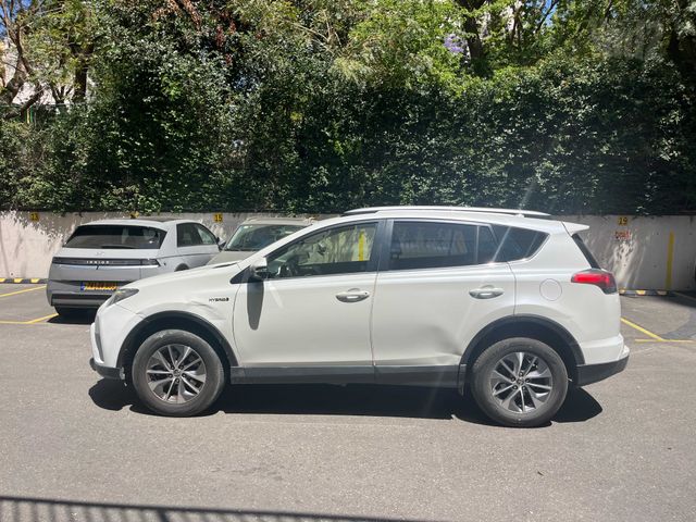 טויוטה RAV4