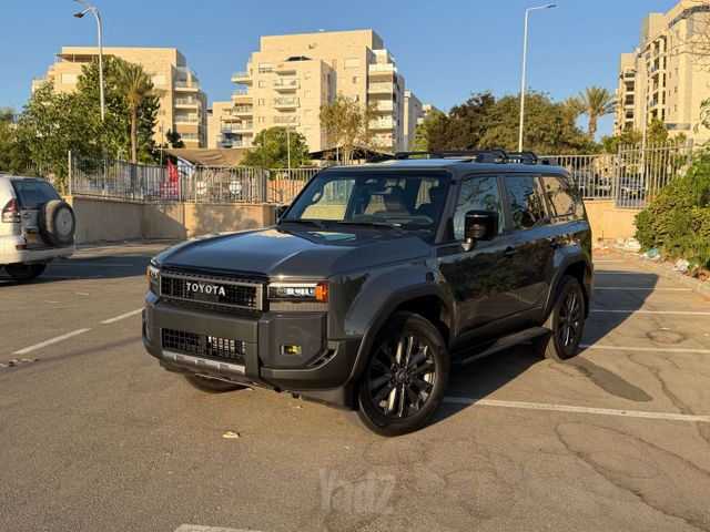 טויוטה לנד קרוזר
