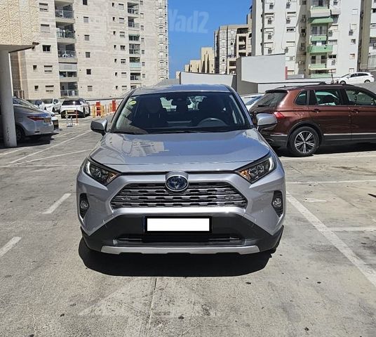 טויוטה RAV4