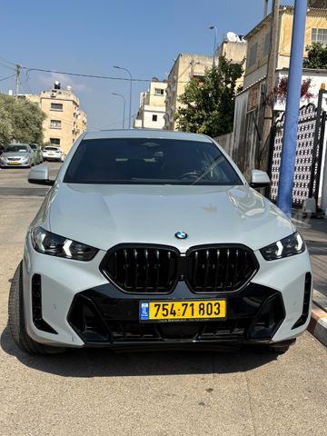 ב מ וו X6