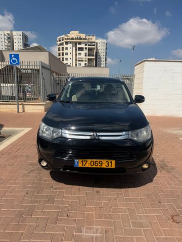 מיצובישי אאוטלנדר