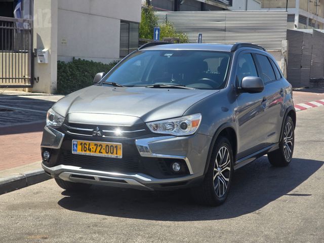 מודעת רכב מיצובישי ASX