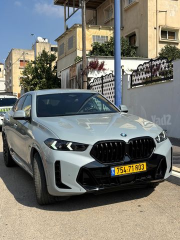 ב מ וו X6