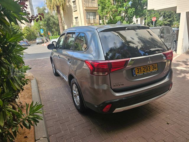 מיצובישי אאוטלנדר