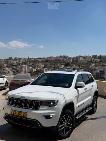 מודעת רכב ג'יפ גרנד צ'ירוקי