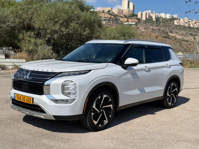 מיצובישי אאוטלנדר