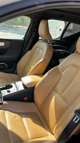 וולוו XC40