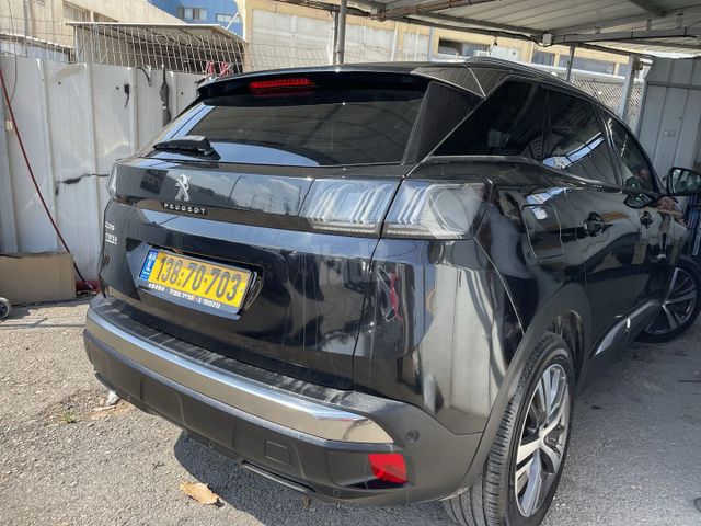 פיג'ו 3008