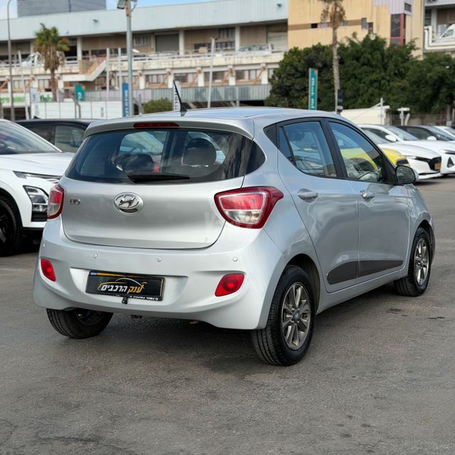 יונדאי i10