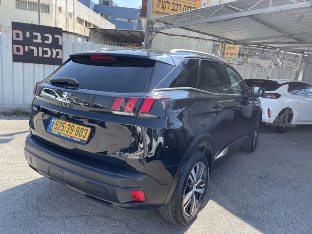 פיג'ו 3008