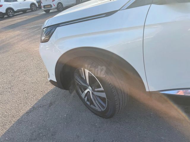 פיג'ו 3008