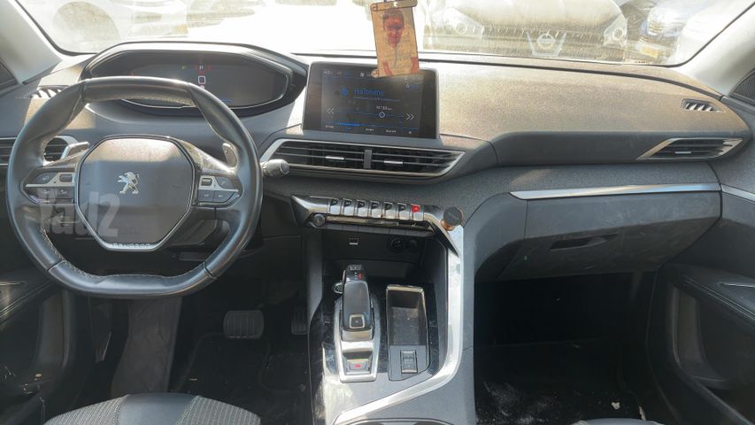 פיג'ו 3008