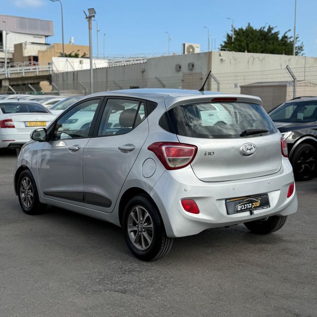 יונדאי i10