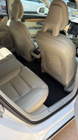 וולוו S90