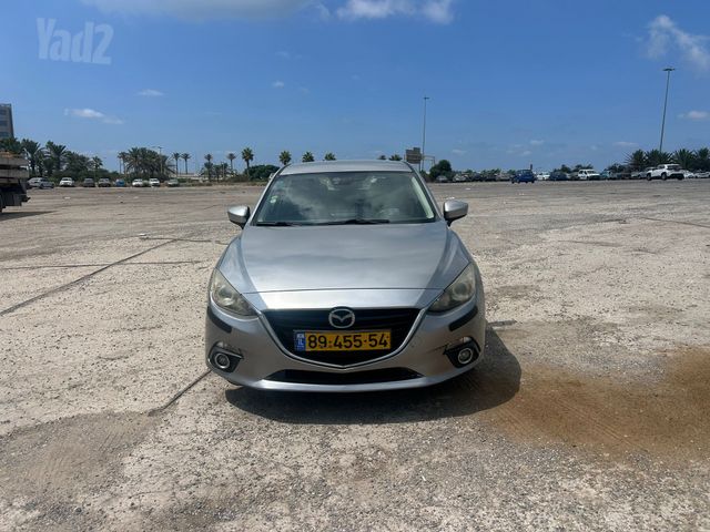 מודעת רכב מאזדה 3
