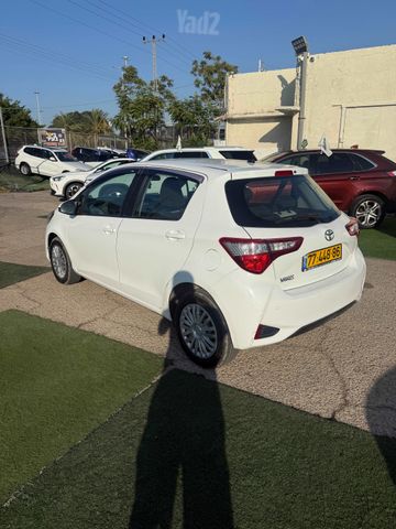 טויוטה יאריס