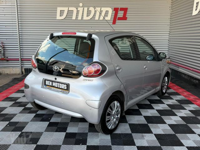 טויוטה אייגו