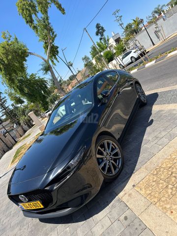 מודעת רכב מאזדה 3