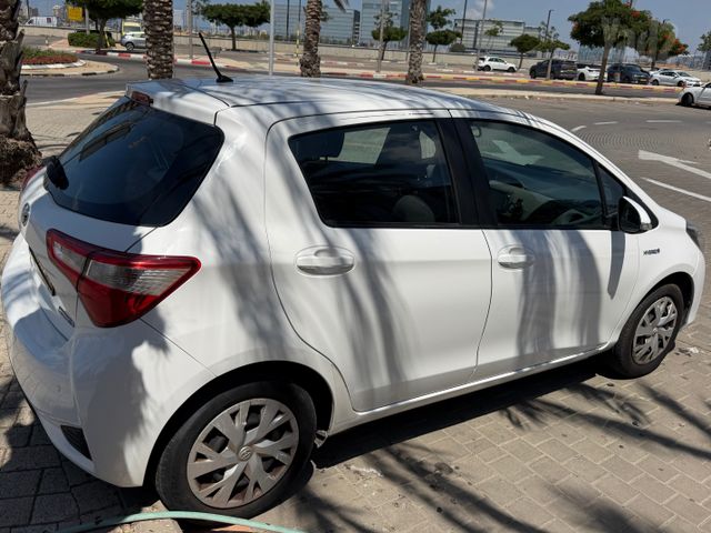 טויוטה יאריס