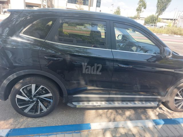 אם ג'י ZS