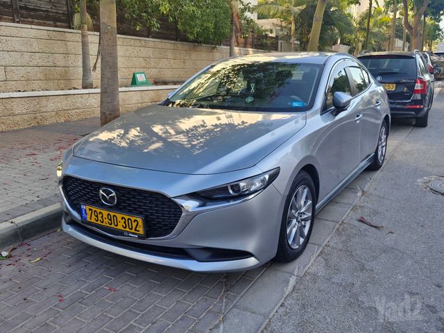 מודעת רכב מאזדה 3