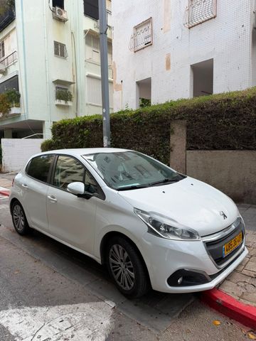 פיג'ו 208