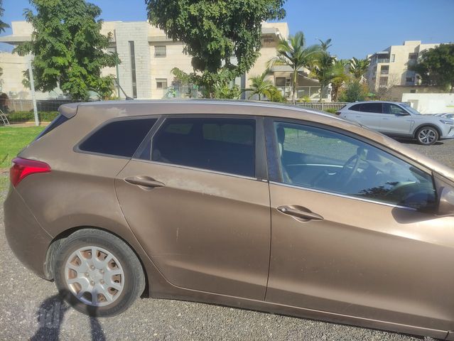 יונדאי i30