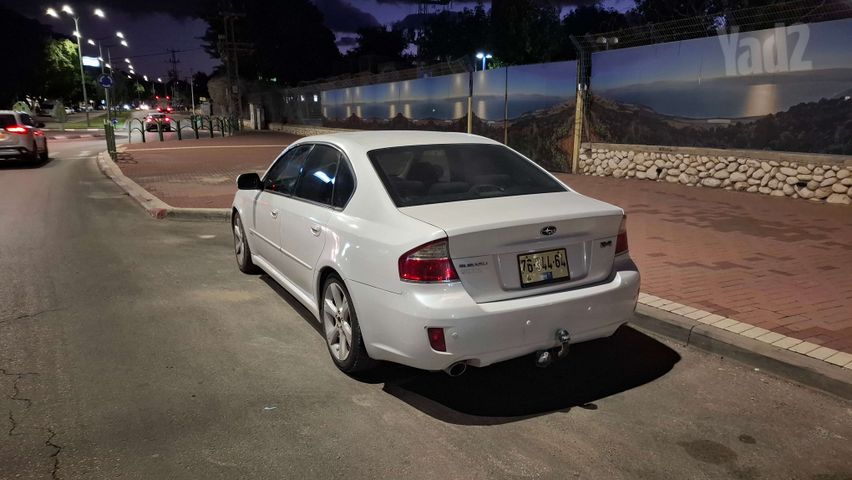 סובארו B4/לגאסי
