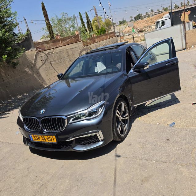 מודעת רכב ב מ וו סדרה 7