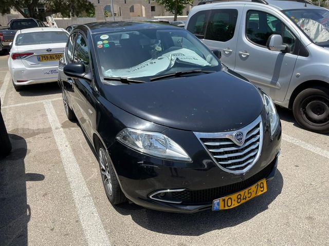 לנצ'יה אפסילון