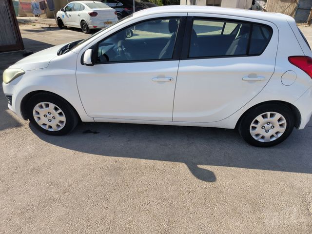 יונדאי i20
